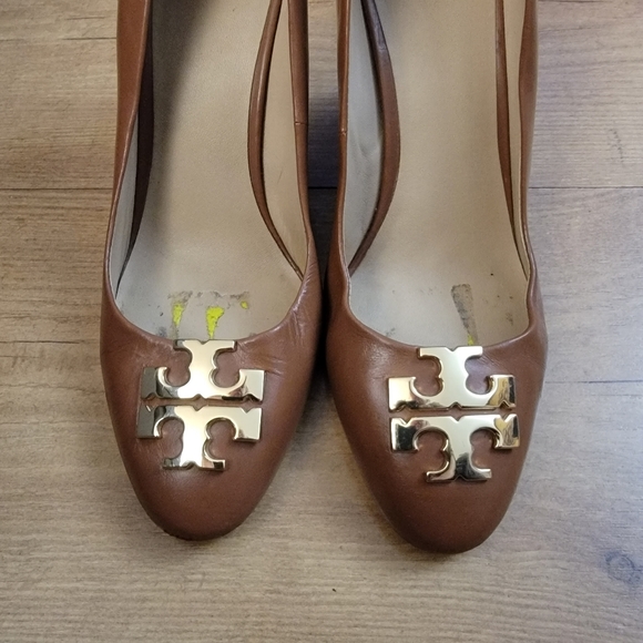 Tory Burch Brown Leather Raleigh Medallion Gold Wedge Heels - Picture 2 of 11